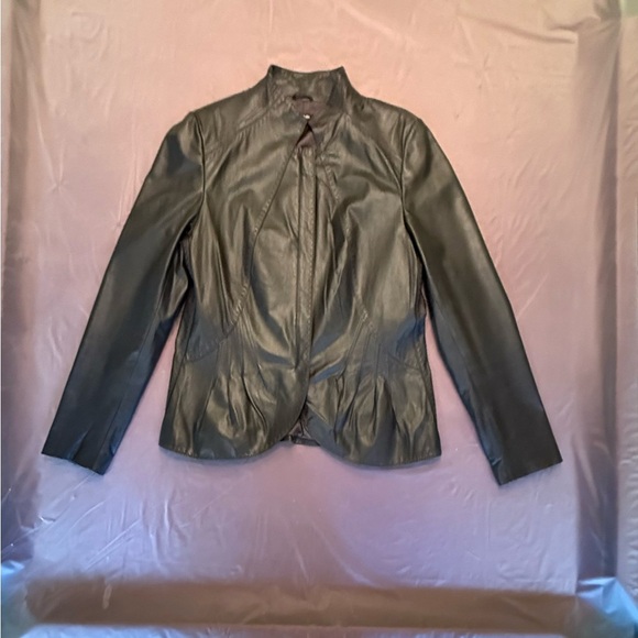 Tahari Olive Green Women's Leather Jacket Size Large MSRP $348 - Picture 3 of 11